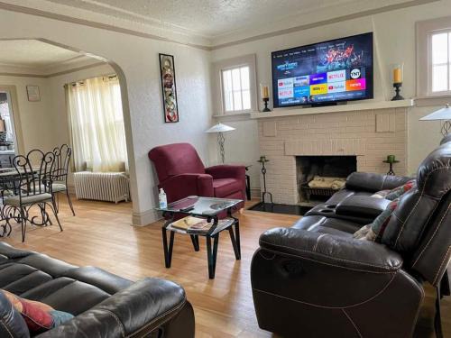 Waukegan Apartment | 2 BR Apt near Great Lakes Naval Base and 6 Flags