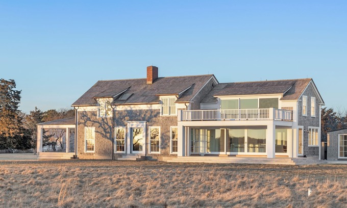 Chilmark House | 2 BR, Modern Main House, private beach, AC, Wifi, Modern Luxury, Fireplace
