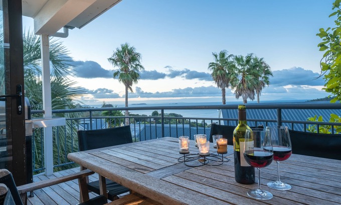 Palm Beach Villa | 2 Level, 2 bedroom Villa with open balcony and a covered deck, SKYTV, FREE Wifi