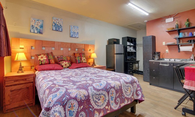 Sebastian Apartment | 2 Mi to Shopping & Dining: Santa Rosa Studio