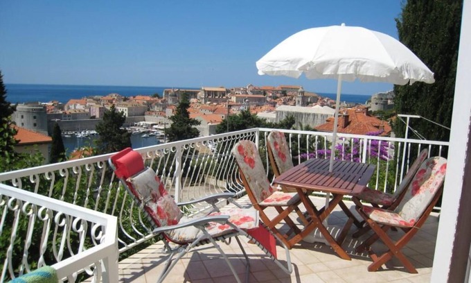 Ploce Apartment | 2 minutes distance to the old town with beautiful view from spacious terrace!