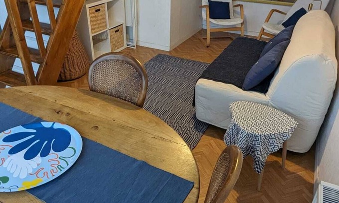 Luc-sur-Mer Apartment | 2 minutes walk from the beach, F2 in mezannine