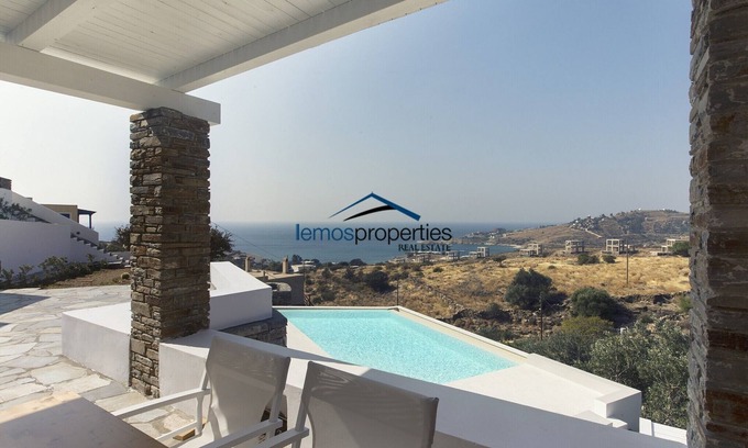 Koundouros House | 2 modern houses with a sea view & swimming pool, ideal for 2 families or friends