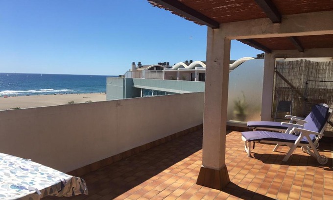Saint-Cyprien Plage Apartment | 2 PIECES FRONT DE MER DERNIER ETAGE 40 m2