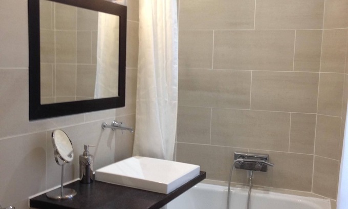 Maisons-Alfort Apartment | 2 rooms on beautiful garden