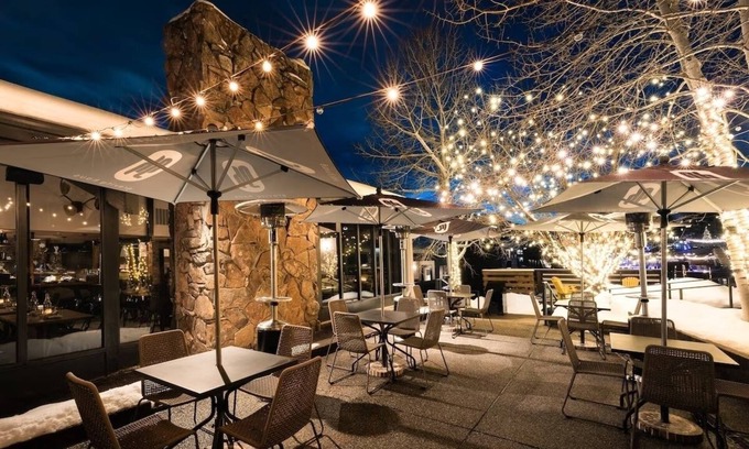 Steamboat Springs Hotel | 2 Scenic Mountain View Rooms for Families, Couples - Free Parking Included