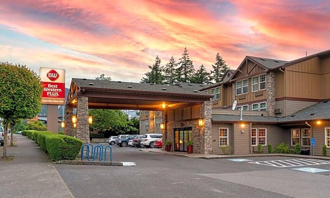 Cascade Locks Hotel | 2-Star Hotel ∙ Best Western Plus Columbia River Inn