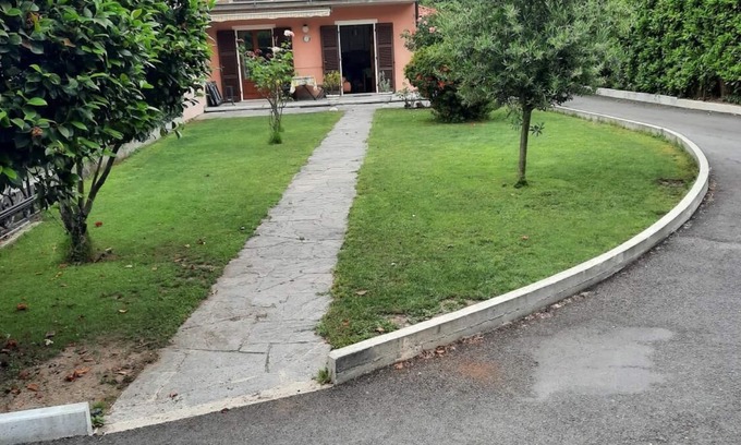 Cannobio Apartment | 2-zimmer-wohnung in Ruhiger und Sonniger Lage nur ca. 700 m vom Strand