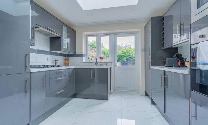 Yeading House | 20 min drive to LHR Cozy 1 bed home in Hayes|Free parking