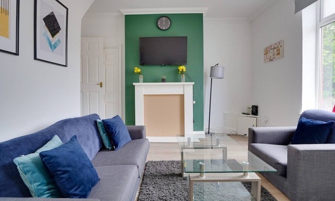 Newbottle House | π 20% Off - Furnished 3 Bed/Wi-Fi/Free parking/6 Guest's π