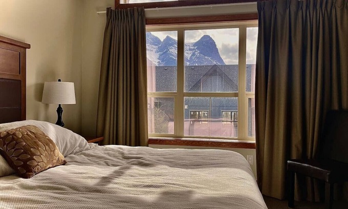 Canmore Ski Chalet | 202 Canmore home with beautiful views