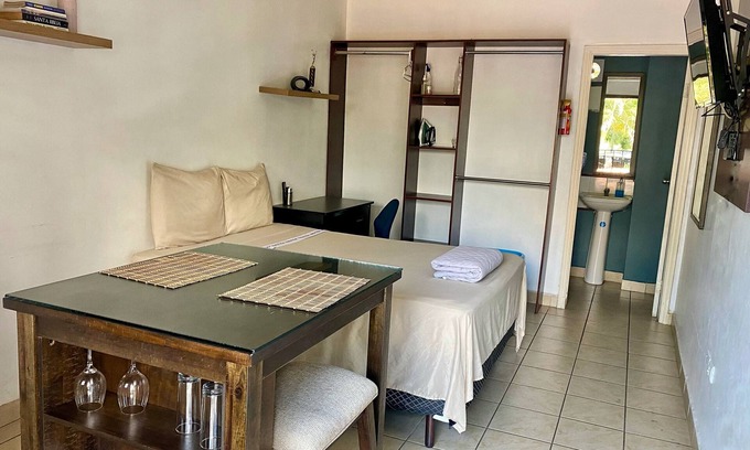 San Pedro Sula Apartment | 208- Mini Suite Privada 1 Habitacion, Baño Privado, Mini Fridge, Parqueo