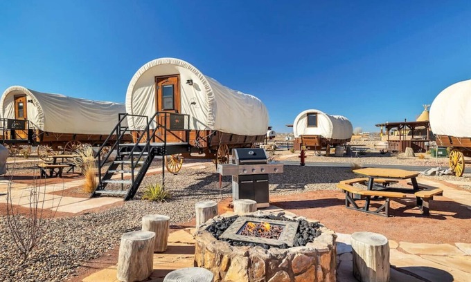 Virgin Cabin | #22 Royal Flush Wagon w/2QB & bathroom