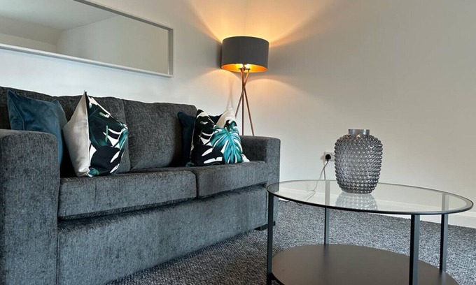 Kirkcaldy Apartment | 23 Linen Loft - 2 bed Apt