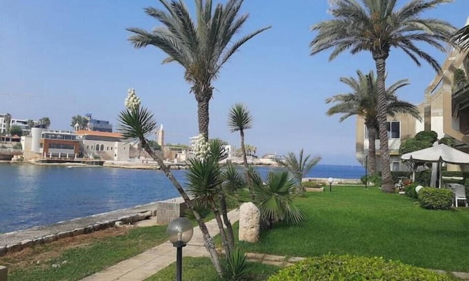 Safra Condo | 24/7 elect. Silvia's romantic waterfront apartment