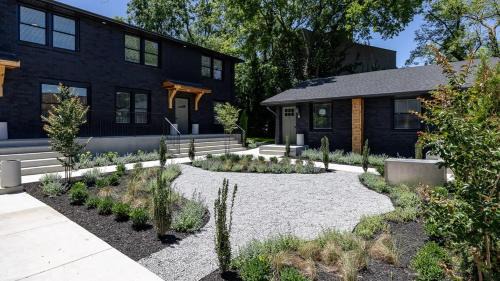 Hillsboro West End Apartment | 24-Guest Retreat The Nomad: Studio x2 1BR x4