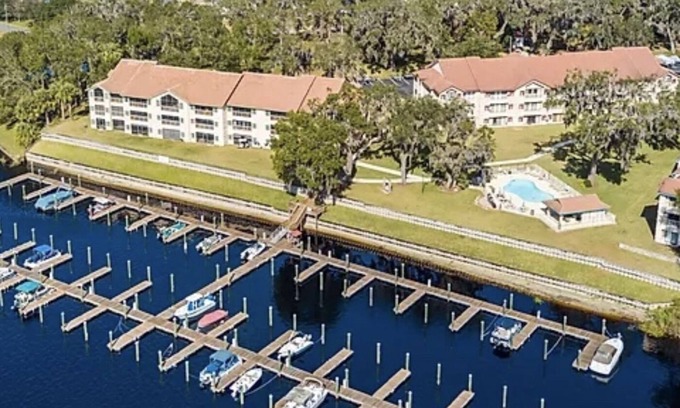 Welaka Condo | 2BR/2BA Welaka River Condo