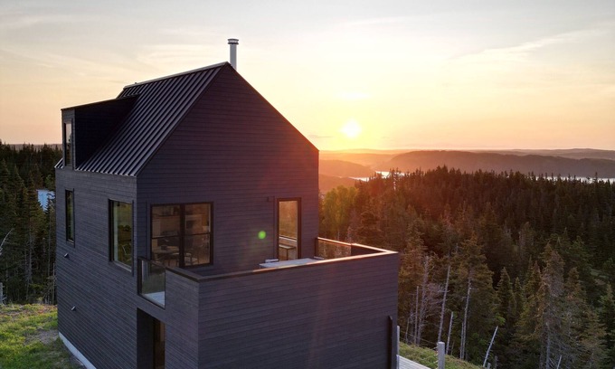 Terra Nova House | 2BR Architect-Designed Oceanview Escape With Deck