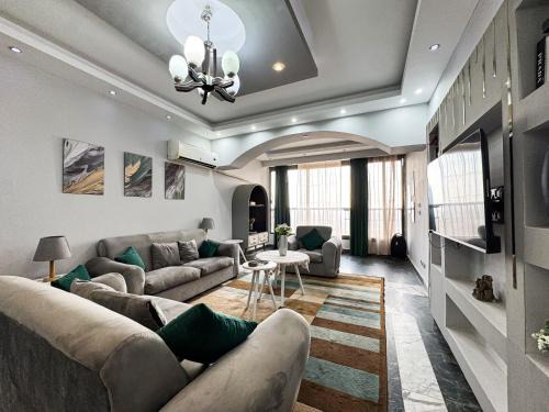 Downtown Cairo Apartment | 2BR Cozy Maadi Nile Corniche Apartment 4 Beds