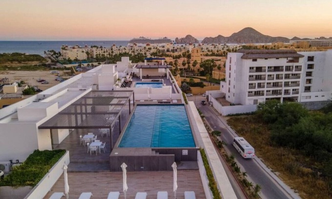 El Tezal Apartment | 2BR Gem: City & Beach