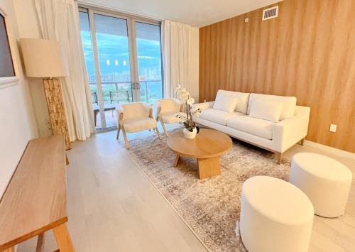 Hallandale Beach Apartment | 2BR Luxury Ocean Views Apt in Hallandale Beach