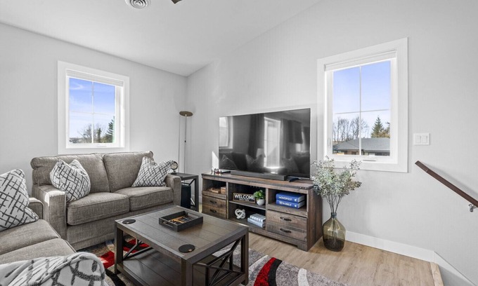 Plymouth House | 2br Townhome with View of Road America!