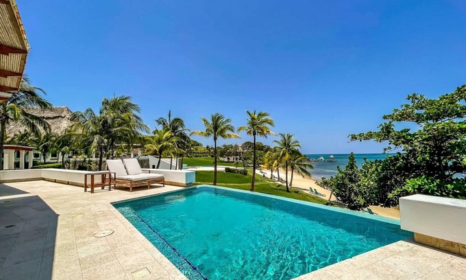 Pristine Bay Villa | 2BR Villa w/pool at Las Verandas (2)