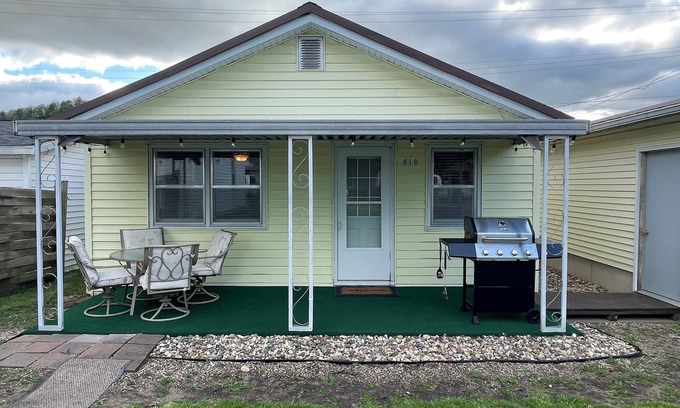 Guttenberg House | 3 bed, 1 bath house in Guttenberg Iowa on The Mississippi River, Sleeps 6