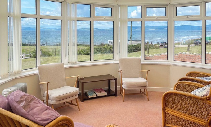 Blackwaterfoot Cottage | 3 bedroom accommodation in Blackwaterfoot