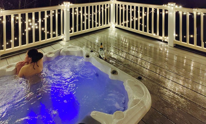 Dereham Ski Chalet | 3 bedroom accommodation in Beetley, Dereham