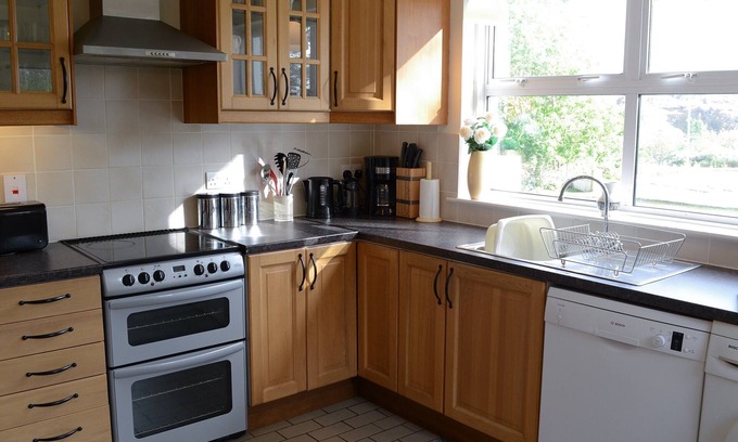Lochinver Cottage | 3 bedroom accommodation in Lochinver, near Baddidarach