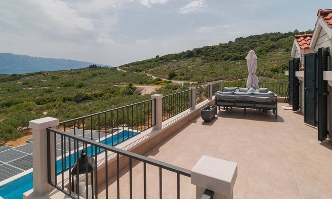 Povlja House | 3 bedroom accommodation in Povlja