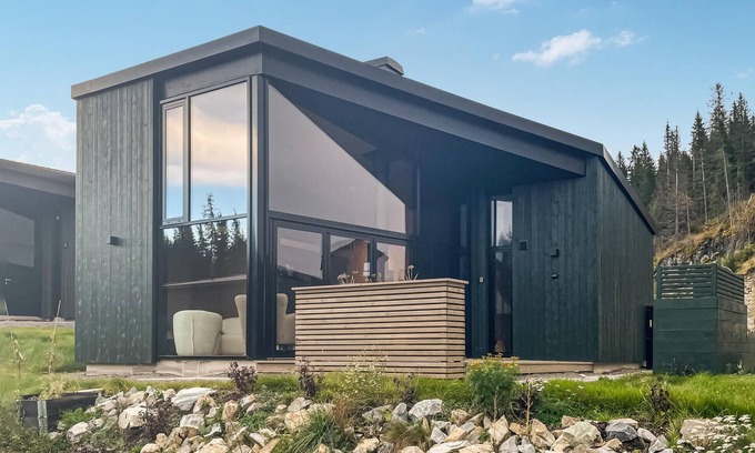 Lunner House | 3 bedroom accommodation in Grua