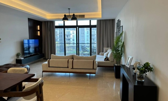 Nasr City Apartment | 3-bedroom apartment in charming Cairo Governorate with AC, WiFi-5K42