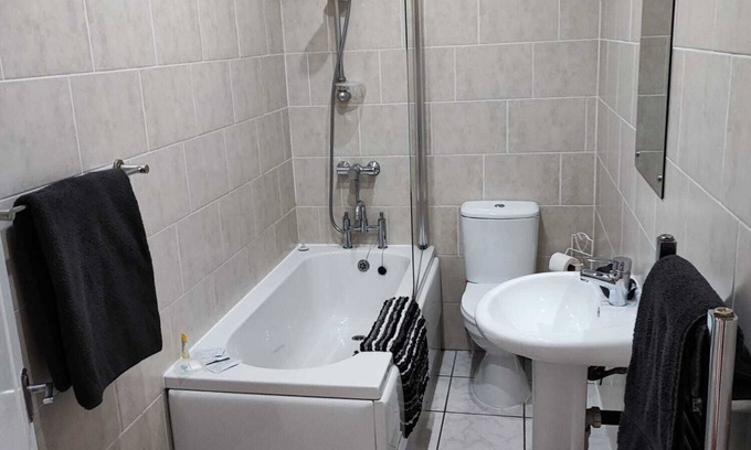 Wallasey Apartment | 3 Bedroom Apartment – Clarendon 69