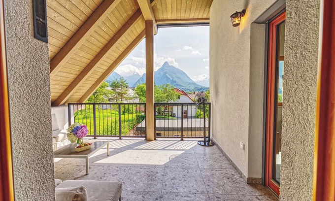 Bovec Apartment | 3-bedroom apartment with stunning moutain views and large terrace - House Elipsa