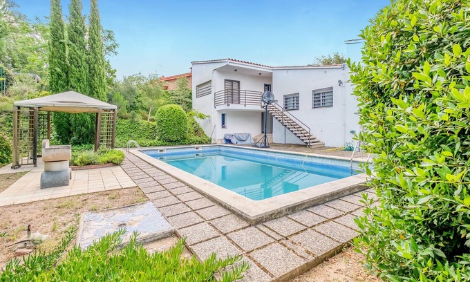 Can Carbonell House | 3 bedroom awesome home in Can Carbonell