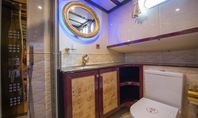 Fethiye City Center Boat Rental | 3-bedroom boat in charming Muğla with WiFi, AC