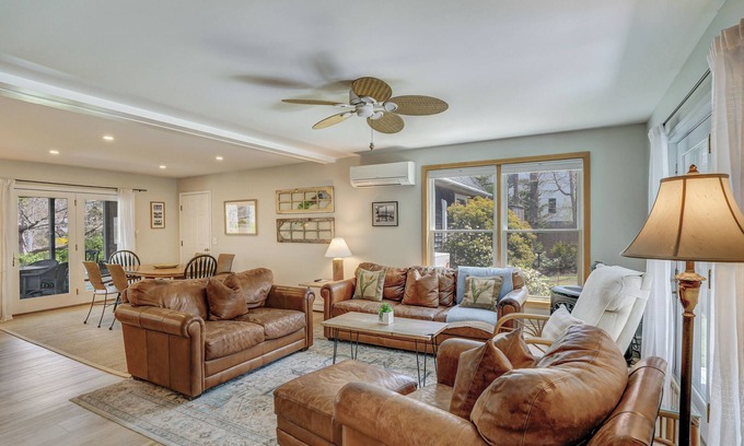 Lagoon Heights House | 3-bedroom house in charming Oak Bluffs with WiFi, AC. Start your vacation