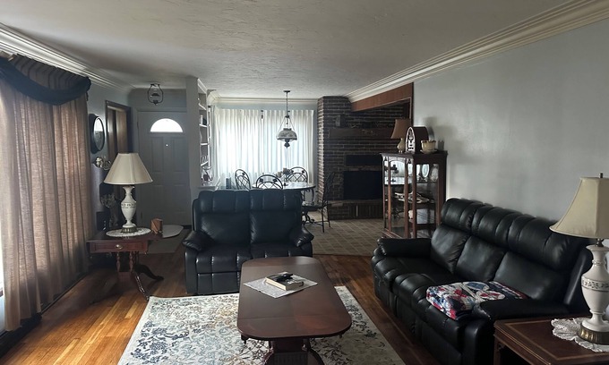 Homerville House | 3-bedroom house in delightful Grafton has AC, WiFi, close to Wellington, Oberlin