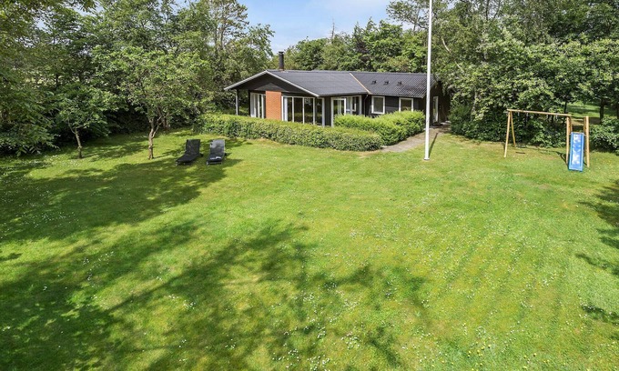 Hojslev House | 3 bedroom pet friendly home in Højslev