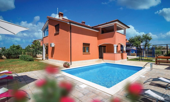 Liznjan Apartment | 3 bedroom stunning apartment in Liznjan