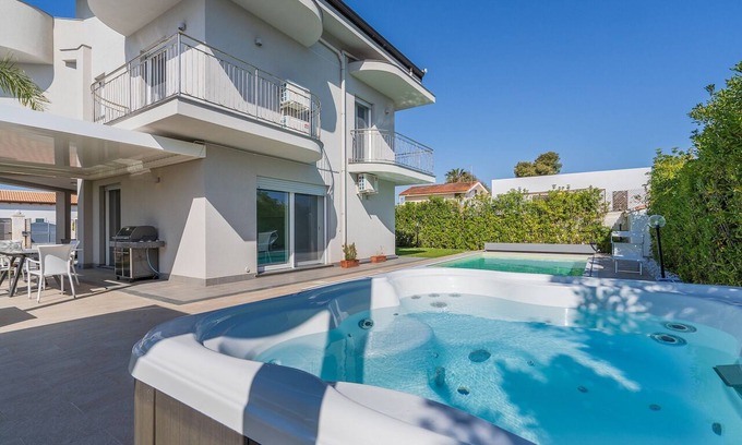 Punta Milocca Villa | 3 Bedroom Villa in Punta Milocca