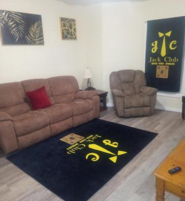 Schenectady Apartment | 3 bedroom with free parking