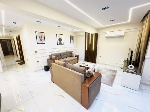 Al Duqqi Apartment | 3 bedrooms DownTown Elmohandeseen
