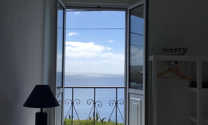 Lagoa House | 3 bedrooms House facing the Ocean