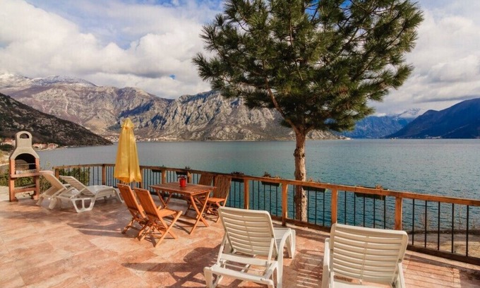 Strp House | 3 bedrooms seafront house with spectacular views