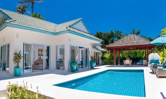 Maret Villa | 3 BR Villa Baan Khwam Rak, seconds to beach