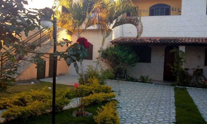 Tamoios House | 3 cozy studio apartments, cable TV, close to the beach and river.