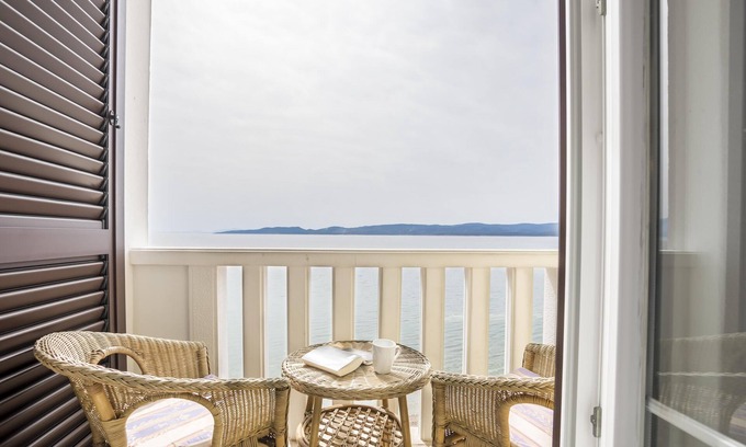 Mimice Apartment | 3 m to the beach .